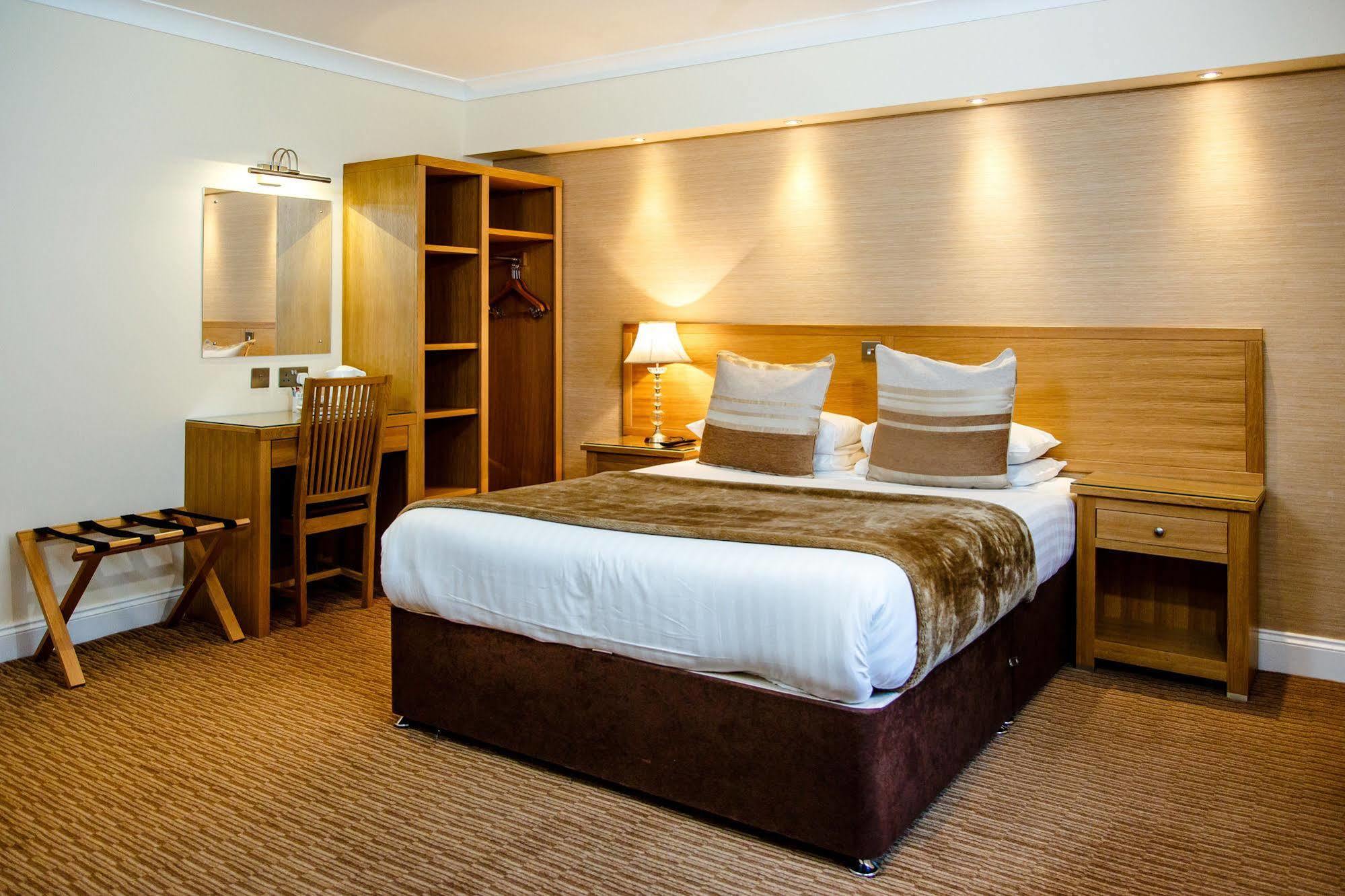 Adamson Hotel Dunfermline Buitenkant foto